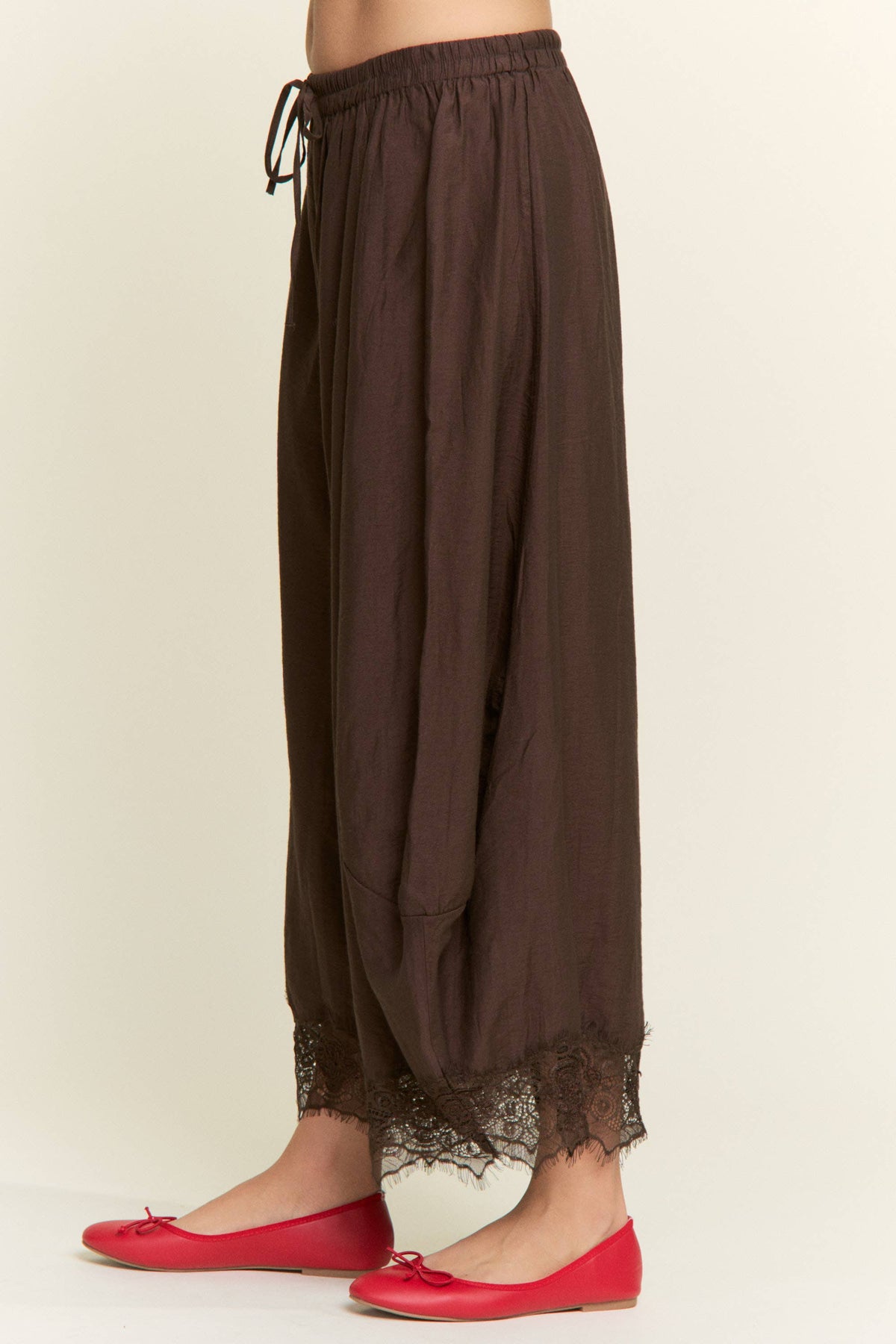 COCOA LACE RELAXED PANTS