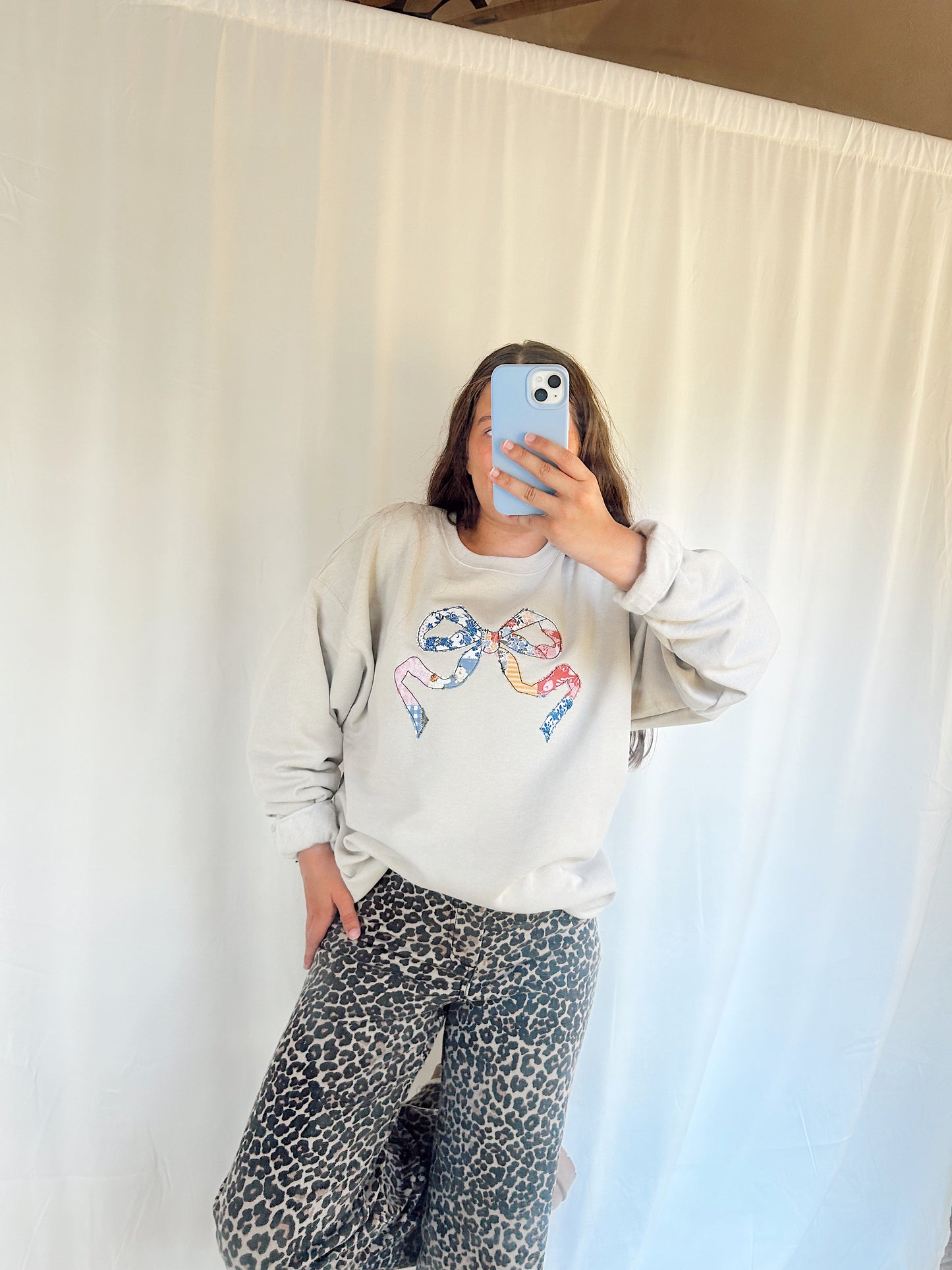 GIRLY BOW SWEATSHIRT