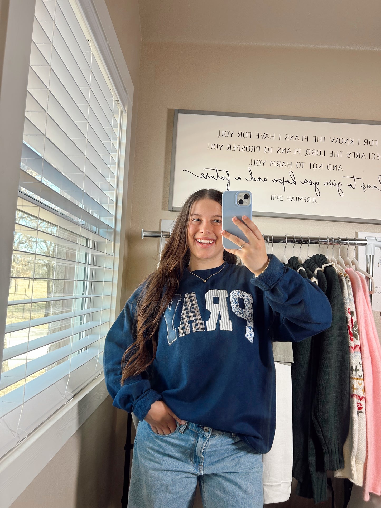 (PREORDER) PRAY EMBROIDERED SWEATSHIRT