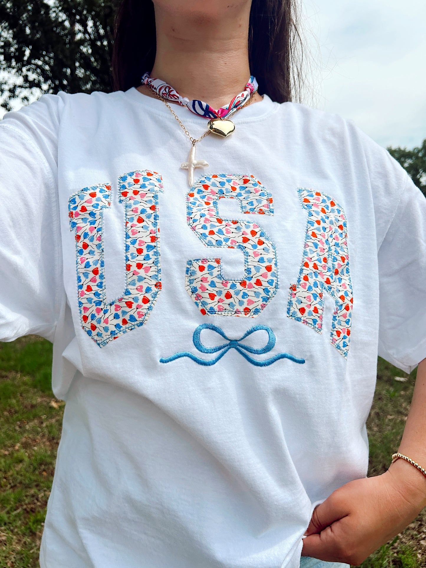 USA FLORAL BOW TEE