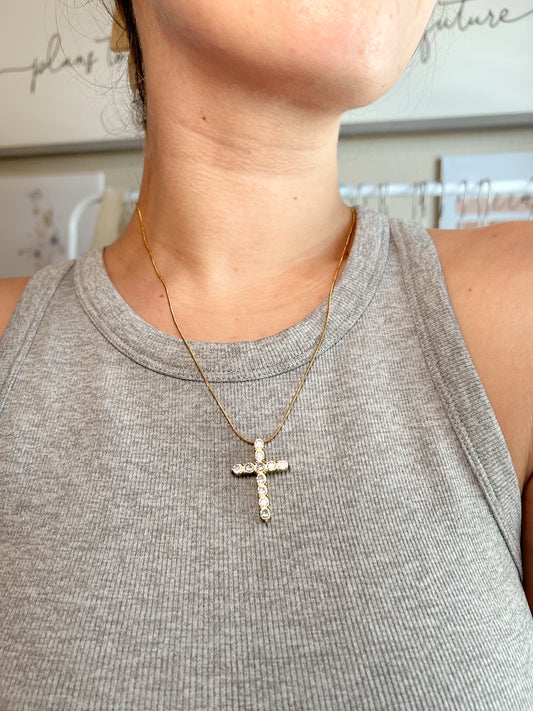 XL DIAMOND CROSS NECKLACE