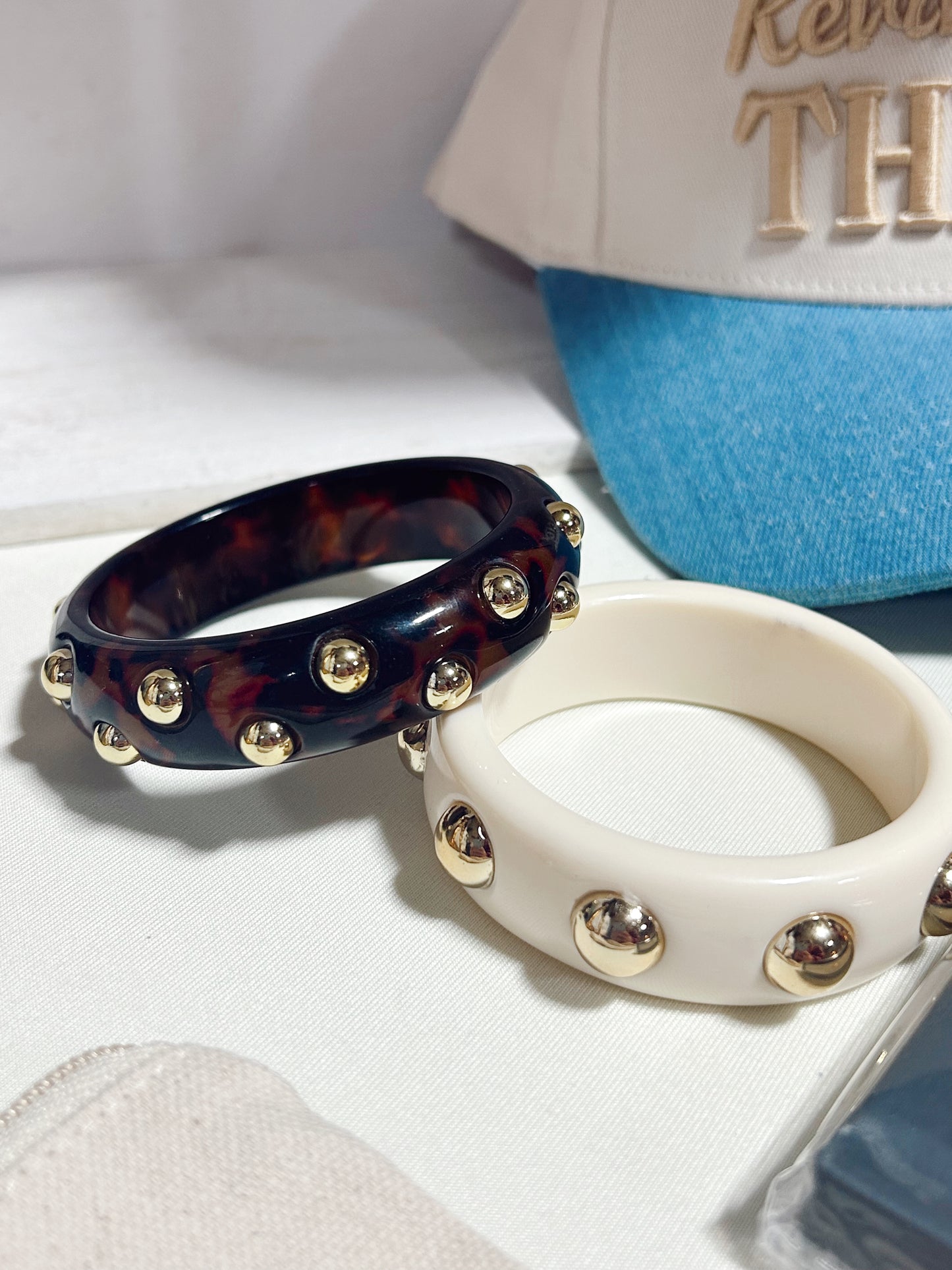 CHUNKY BANGLE