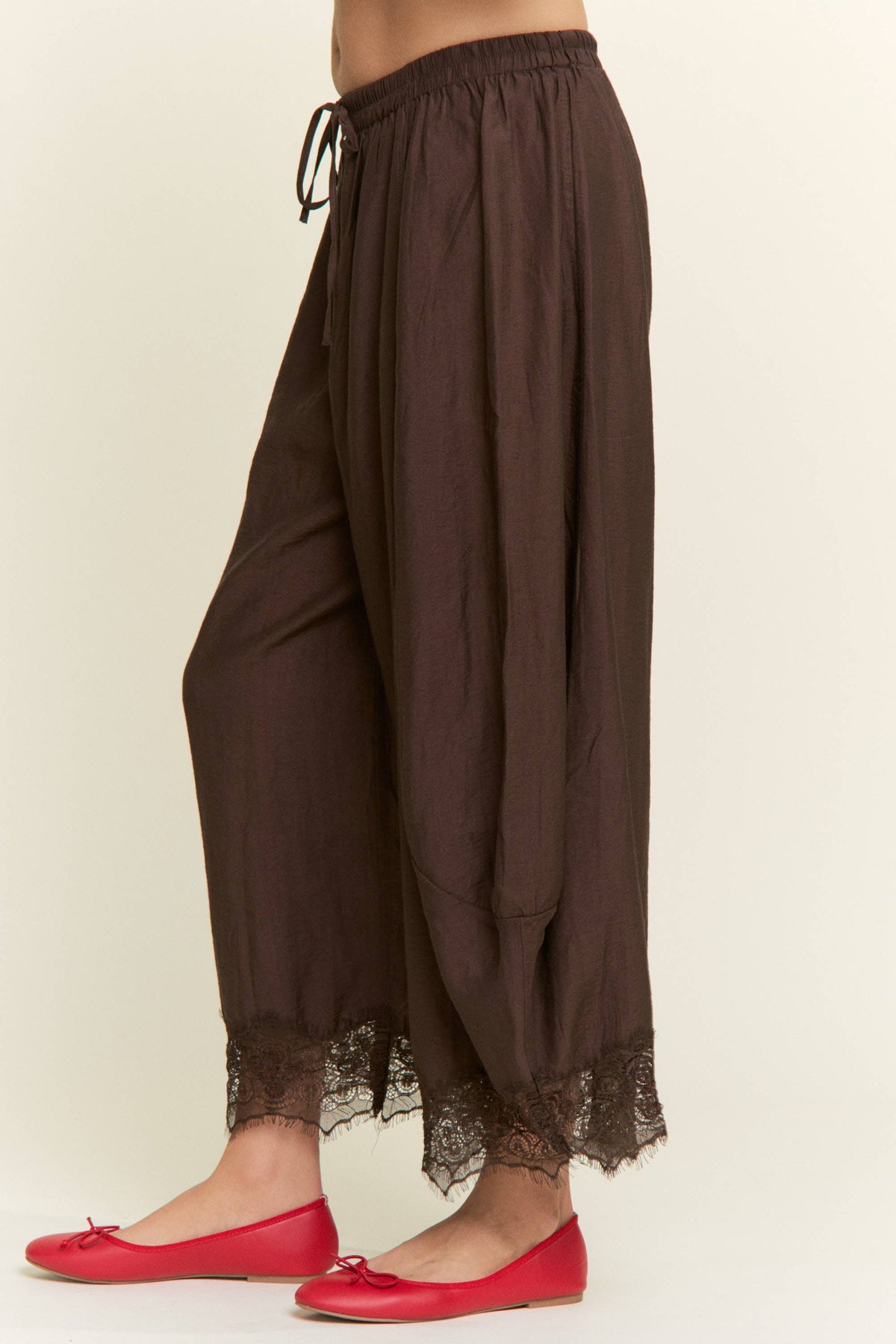 COCOA LACE RELAXED PANTS