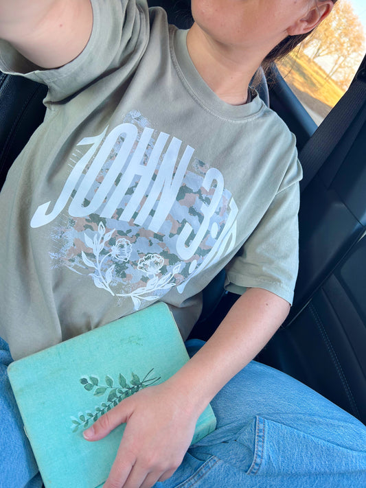 JOHN 3:16 CAMO TEE