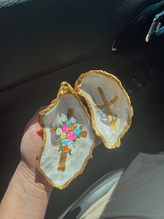 THE CROSS OYSTER JEWELRY HOLDER