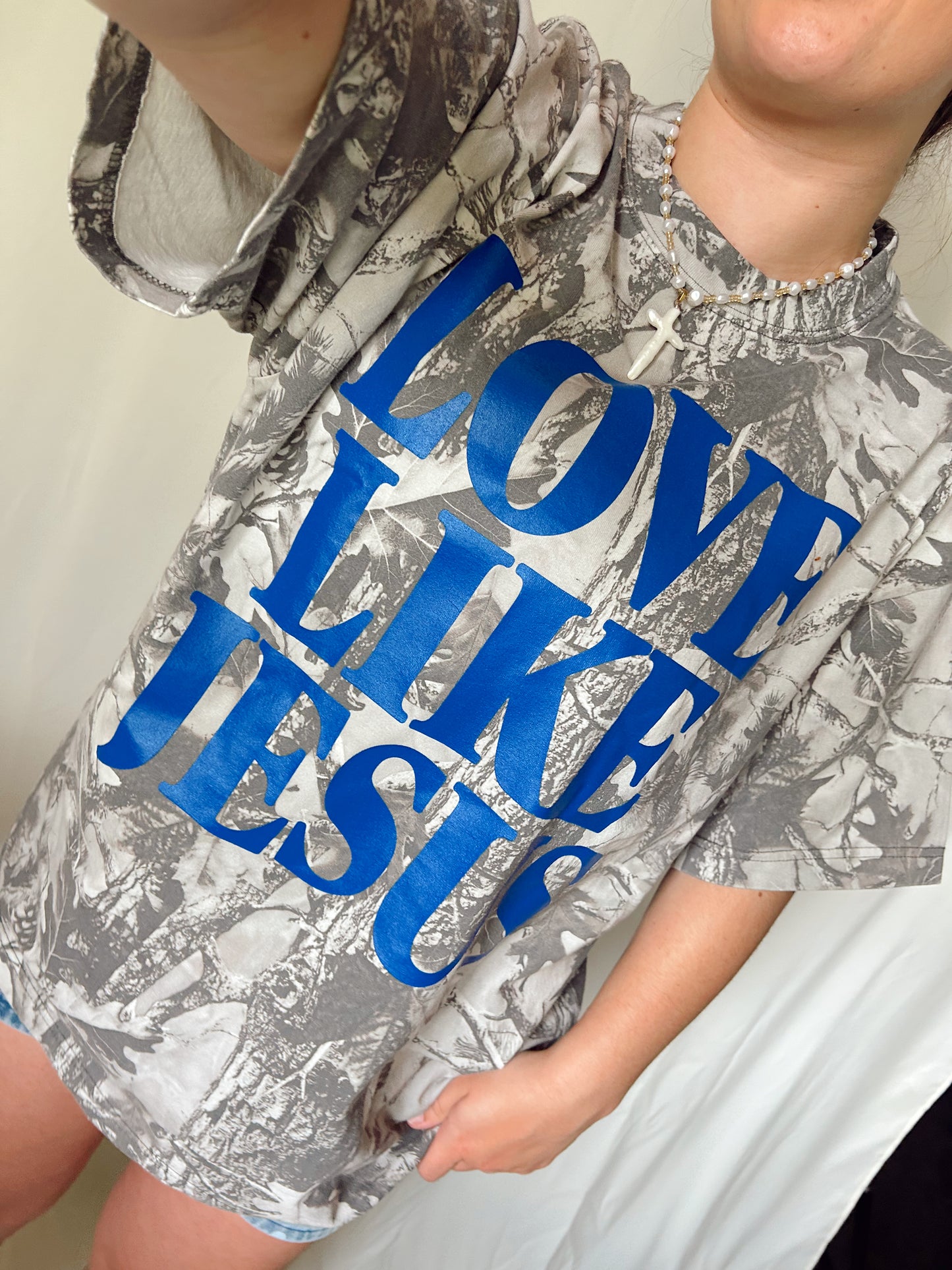 LOVE LIKE JESUS OVERSIZE CAMO TEE