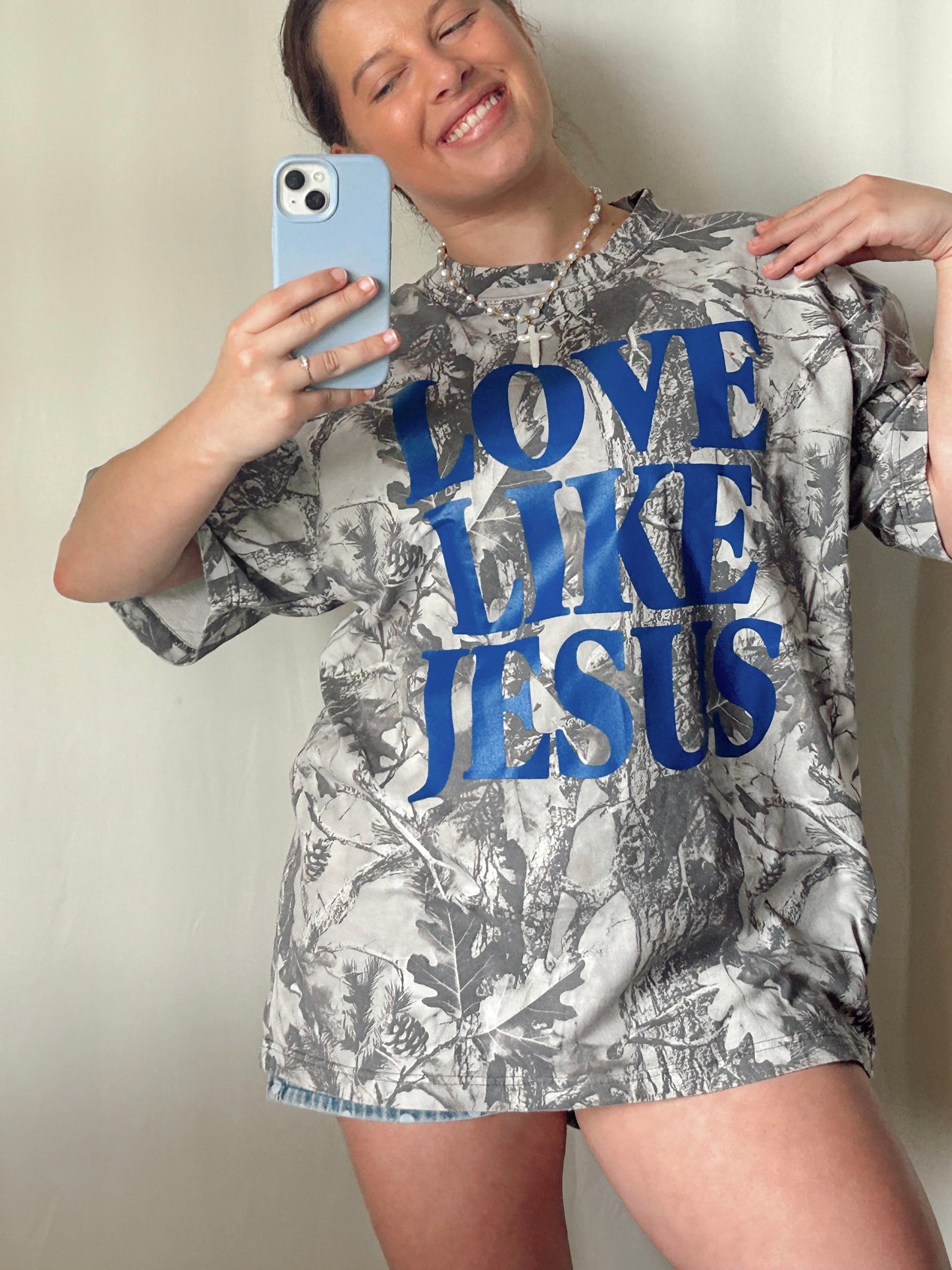 LOVE LIKE JESUS OVERSIZE CAMO TEE