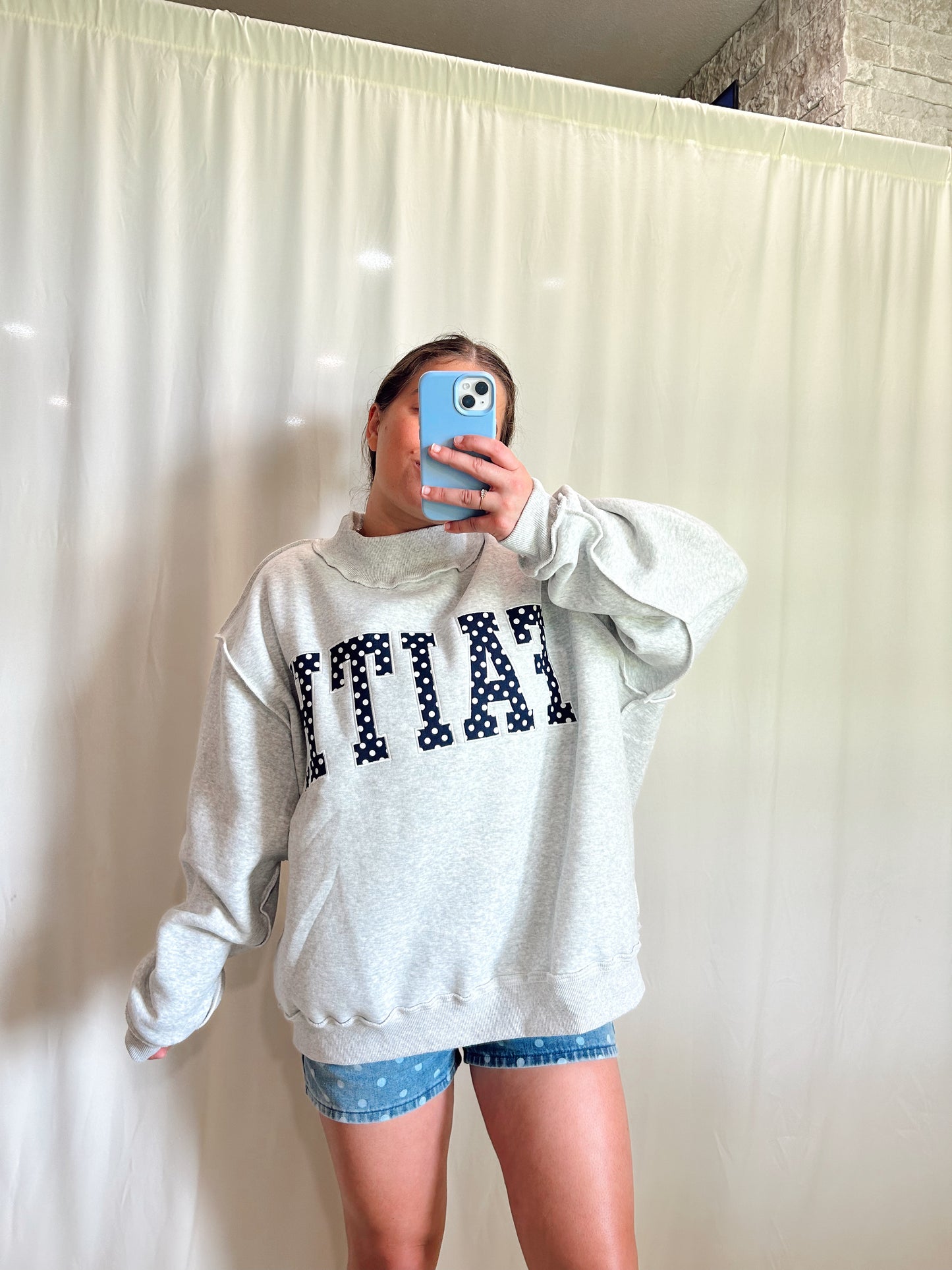 FAITH MOCKNECK DOT SWEATSHIRT