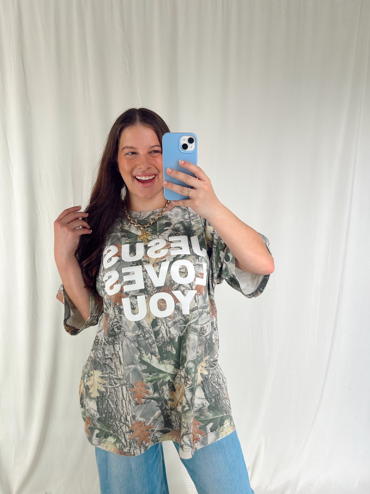 JESUS LOVES YOU CAMO TEE (PREORDER:7-10bd)