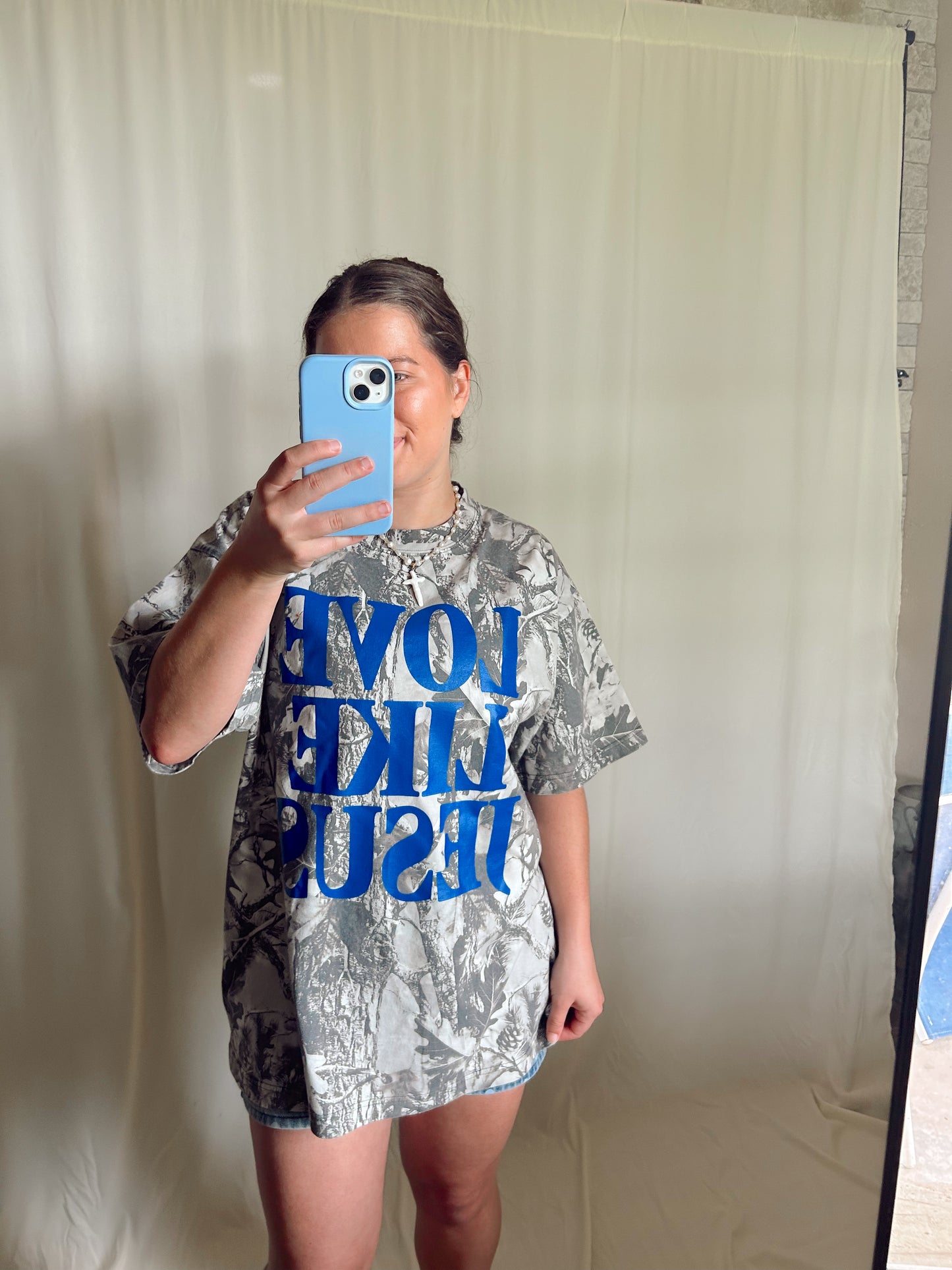 LOVE LIKE JESUS OVERSIZE CAMO TEE